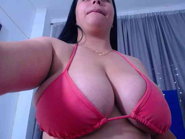 Natural-boobs webcam