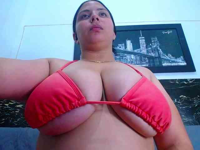 Natural-boobs webcam