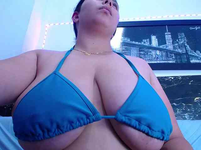 Natural-boobs webcam