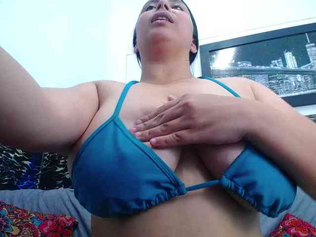 Natural-boobs webcam