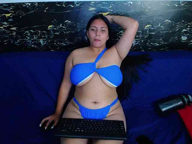 Natural-boobs webcam