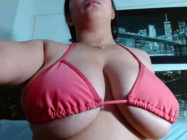 Natural-boobs webcam