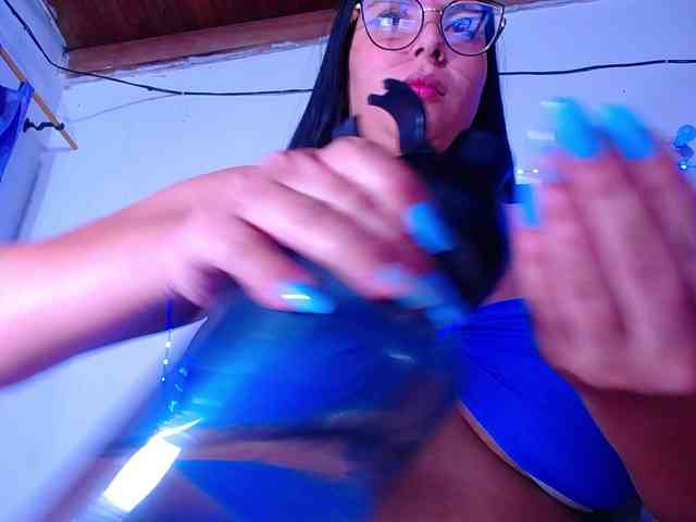 Natural-boobs webcam