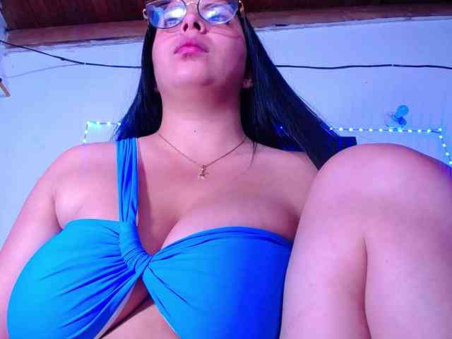 Natural-boobs webcam
