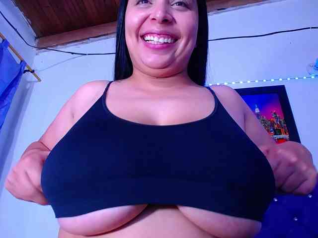 Natural-boobs webcam