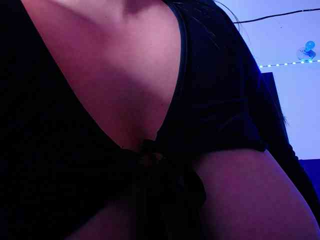 Natural-boobs webcam