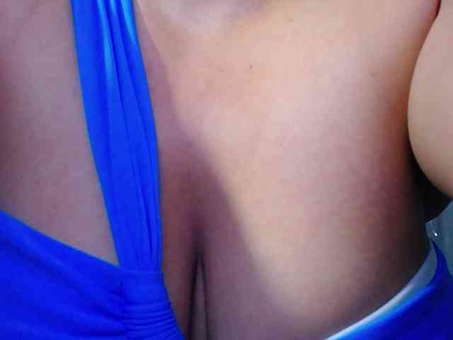 Natural-boobs webcam