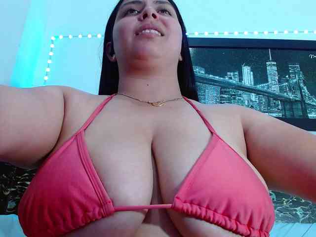 Natural-boobs webcam