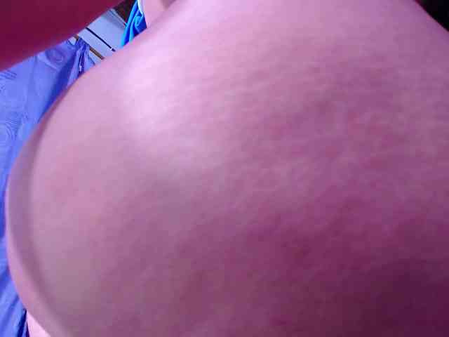 Natural-boobs webcam