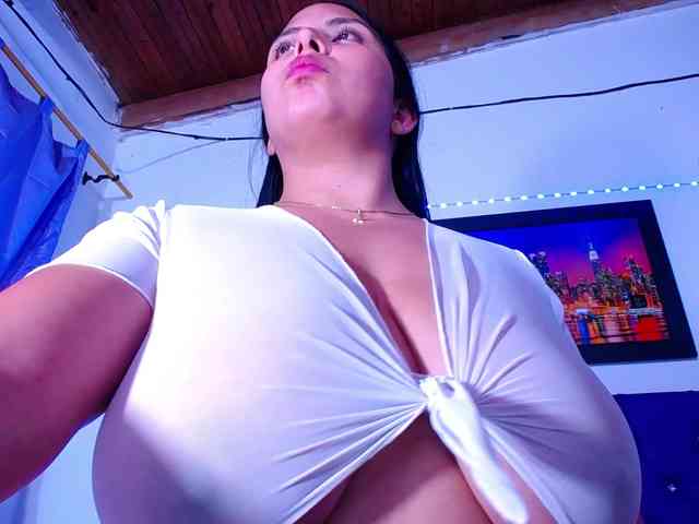 Natural-boobs webcam