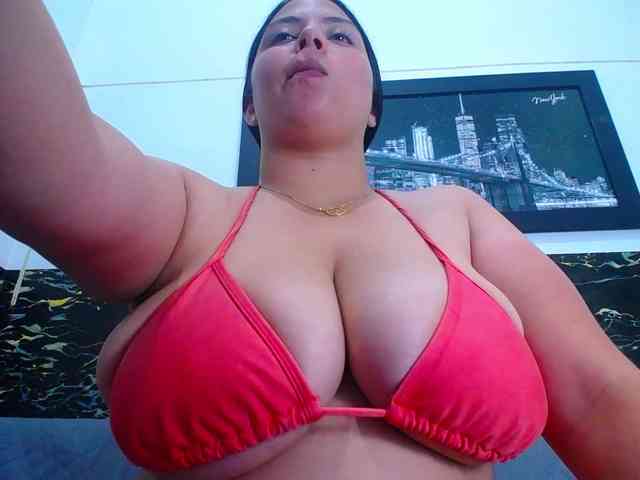 Natural-boobs webcam