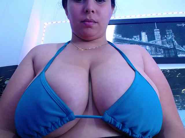 Natural-boobs webcam