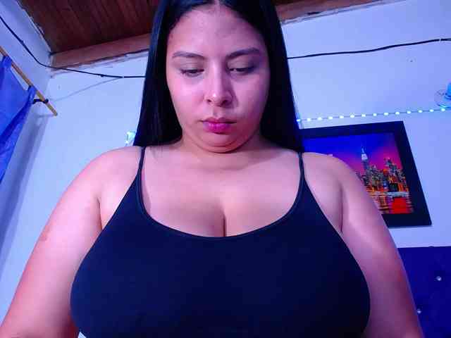 Natural-boobs webcam