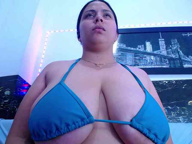 Natural-boobs webcam