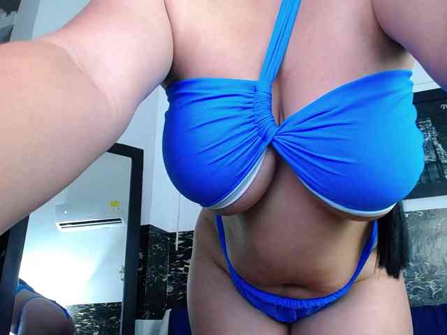 Natural-boobs webcam