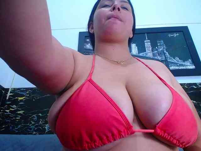 Natural-boobs webcam