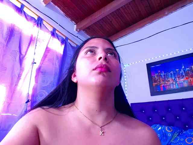 Natural-boobs webcam