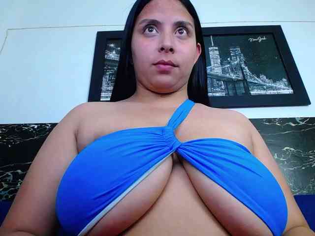 Natural-boobs webcam