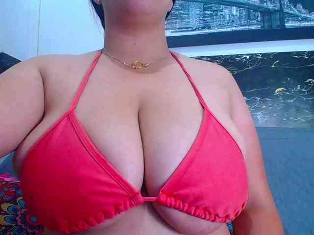 Natural-boobs webcam