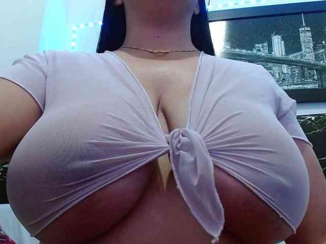 Natural-boobs webcam