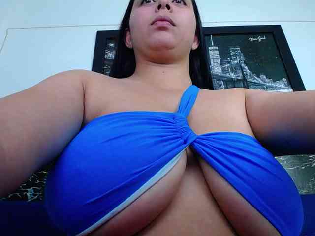 Natural-boobs webcam