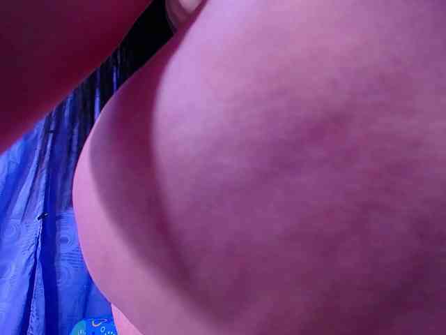 Natural-boobs webcam
