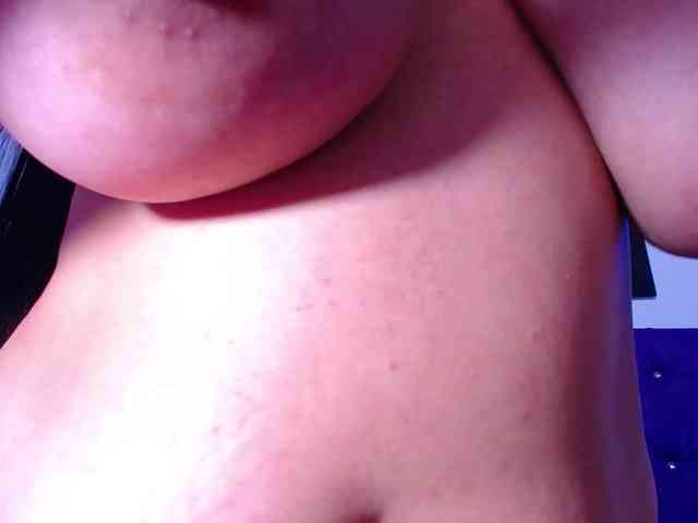 Natural-boobs webcam