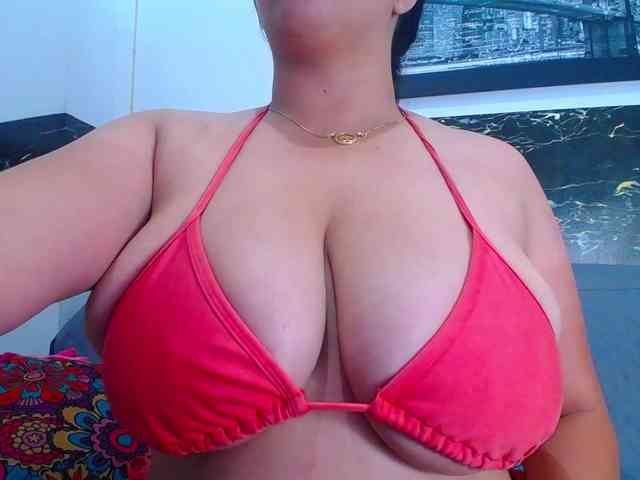 Natural-boobs webcam