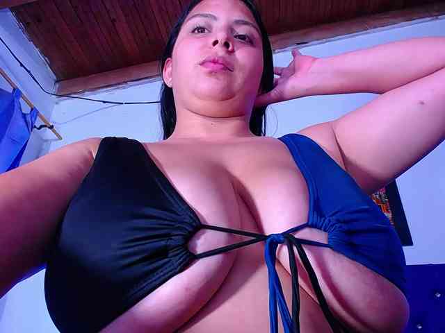 Natural-boobs webcam