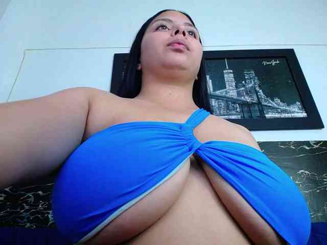 Natural-boobs webcam
