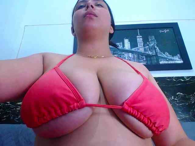 Natural-boobs webcam