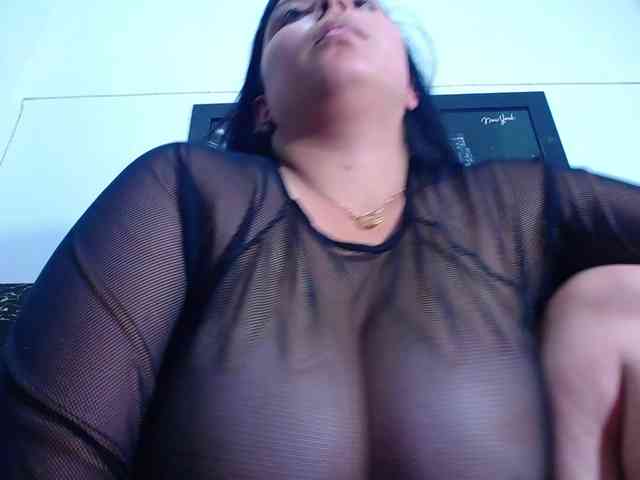 Natural-boobs webcam