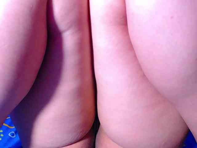 Natural-boobs webcam