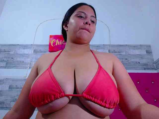 Natural-boobs webcam