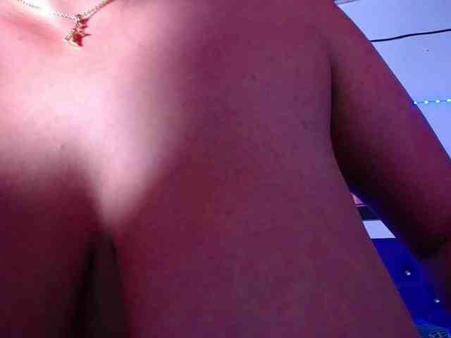 Natural-boobs webcam