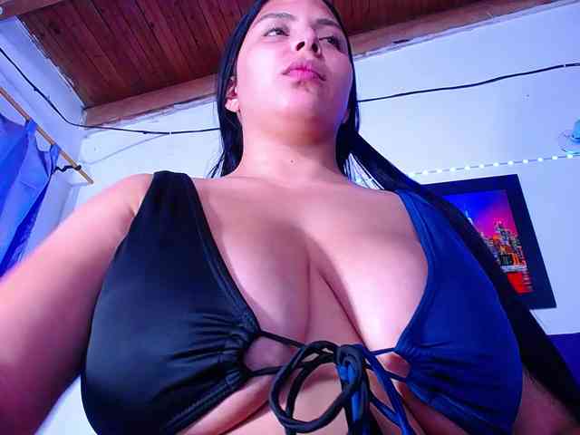 Natural-boobs webcam