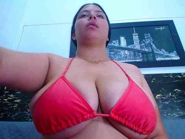 Natural-boobs webcam