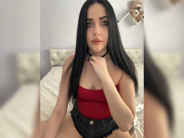 le modèle Mil_Kiss est en webcam porno dans un show sur le site bongacams, il possède les tags suivants: White/Caucasian,Brunette,Shaved