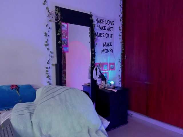 littlekayla's BongaCams show and profile