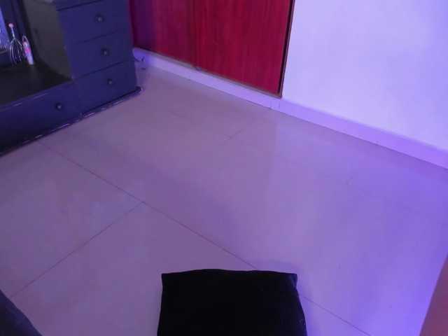 littlekayla's BongaCams show and profile