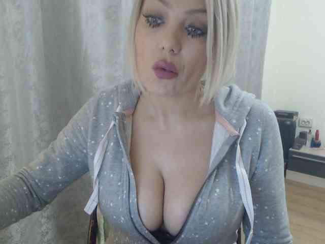 Kiss4foryou webcam