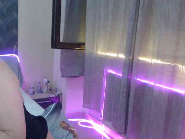 Kiss4foryou webcam