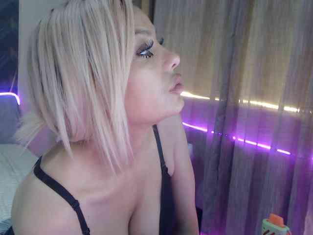 Kiss4foryou webcam
