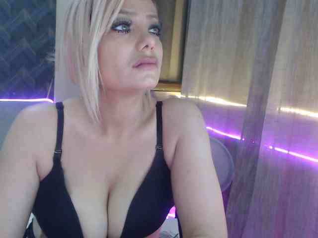 Kiss4foryou webcam