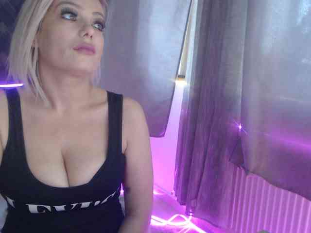 Kiss4foryou webcam