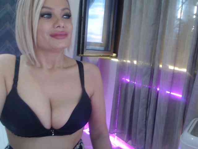 Kiss4foryou webcam