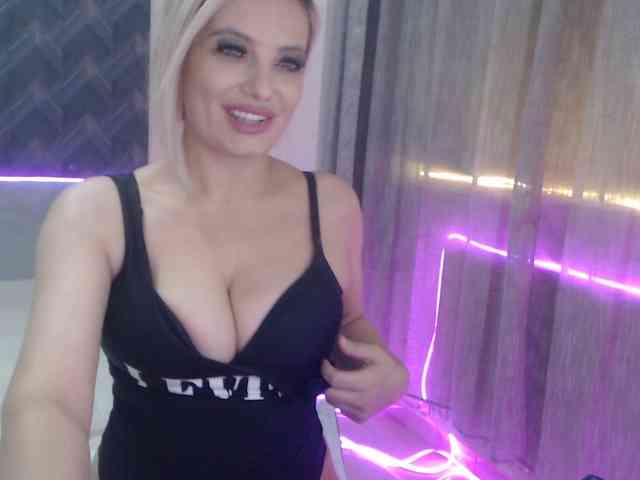 Kiss4foryou webcam