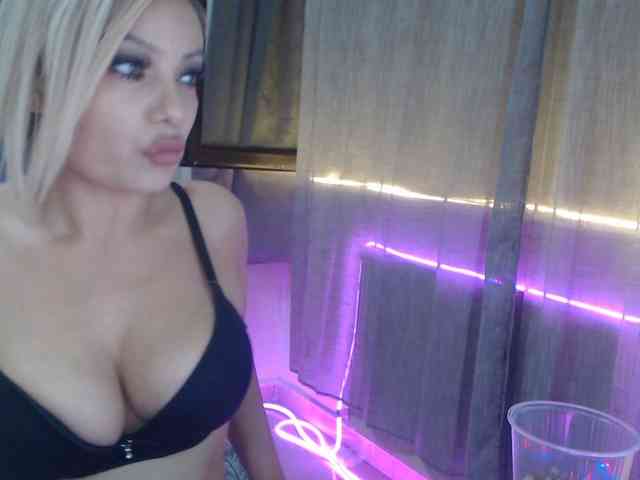 Kiss4foryou webcam