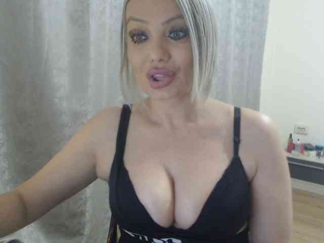 Kiss4foryou webcam