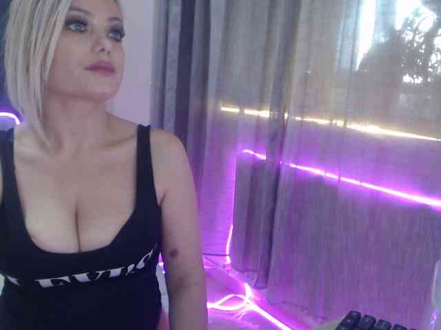 Kiss4foryou webcam